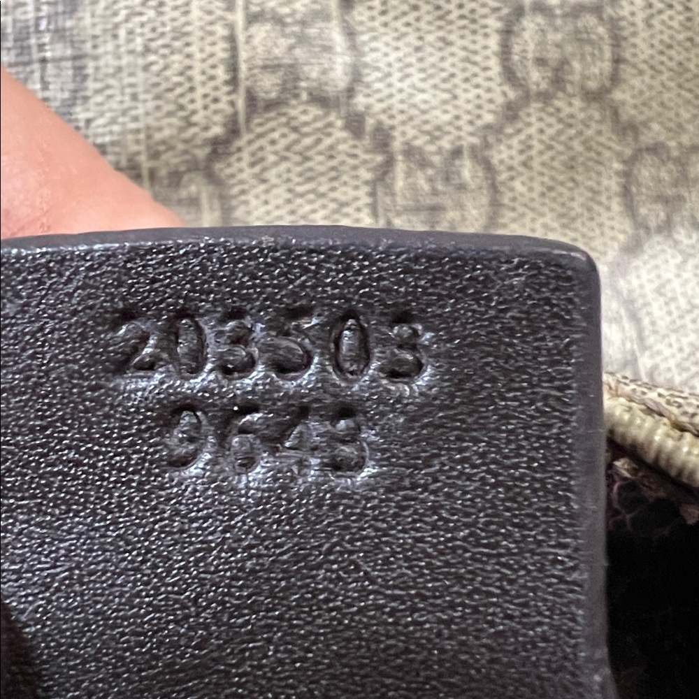 OVER-LOVED GUCCI SHOULDER BAG - PROJECT OR RESTORATION BAG - Picture 14 of 17